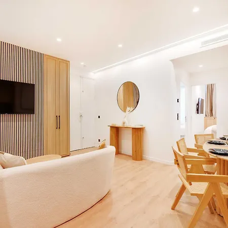 Apartamento Authentic - 3br 6p - Moulin Rouge *