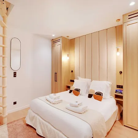 Authentic - 3br 6p - Moulin Rouge París